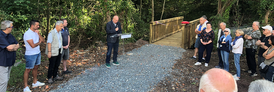 Inauguration de la passerelle de la Combe : un projet participatif Inauguration de la passerelle de la Combe : un projet participatif