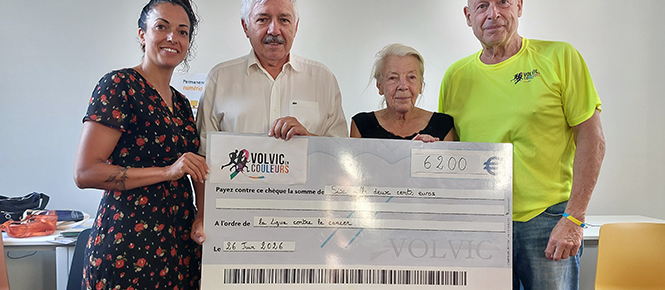 Remise des dons de la 1ère édition de Volvic en Couleurs